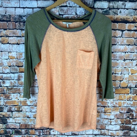 BKE Tops - BKE Raglan Orange & Green Tee